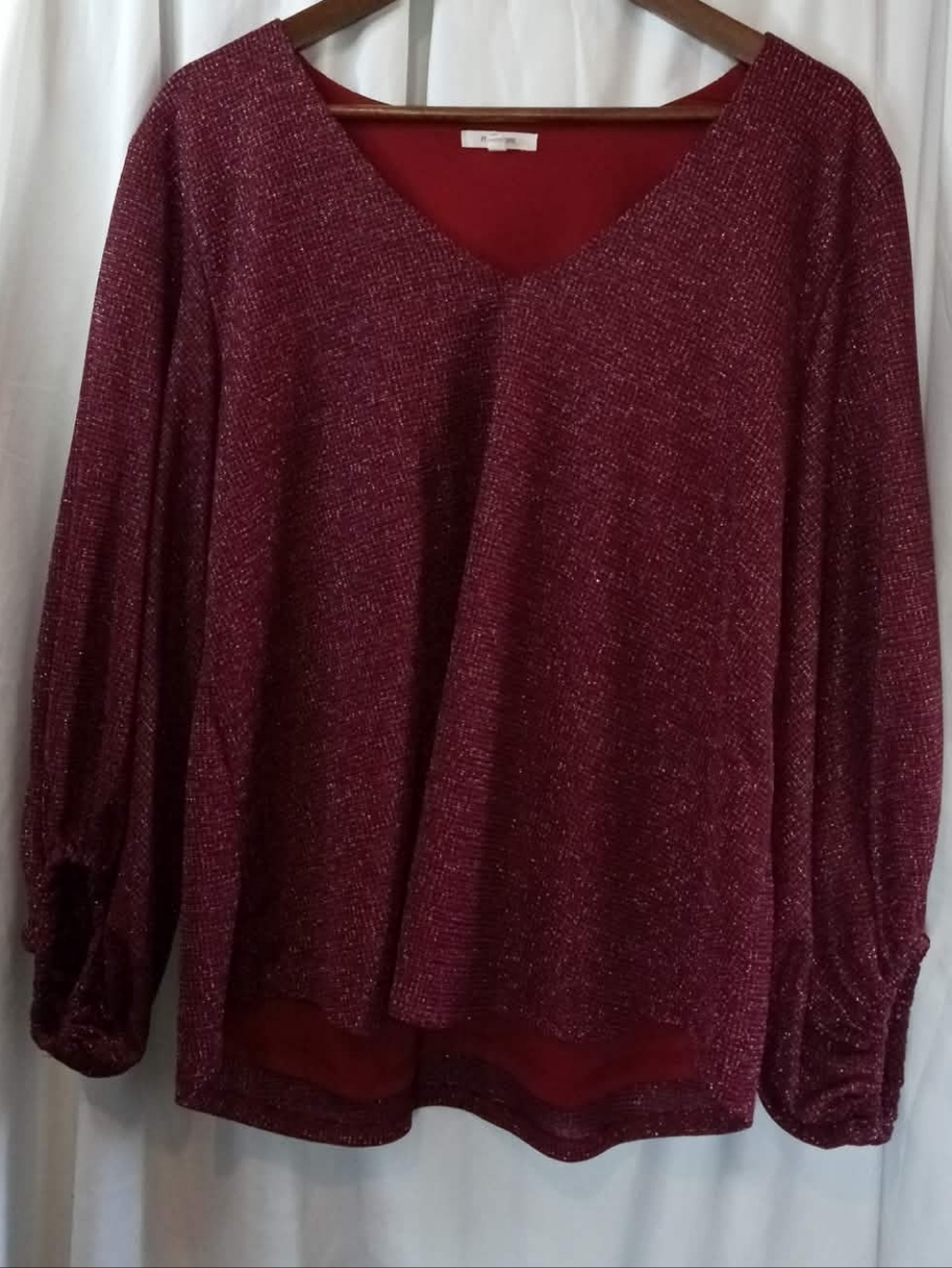 XL Wine Red Sparkle Maurices Casual Party Glittery Flowy Shirt Festive Office